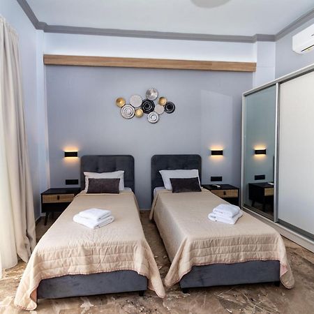 Queen Mary Beachfront Studios Agia Marina  Екстер'єр фото